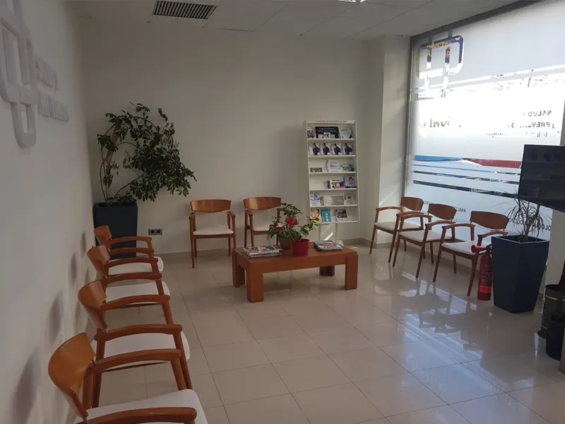 Sala de espera de la clínica Salud y Prevención en Requena